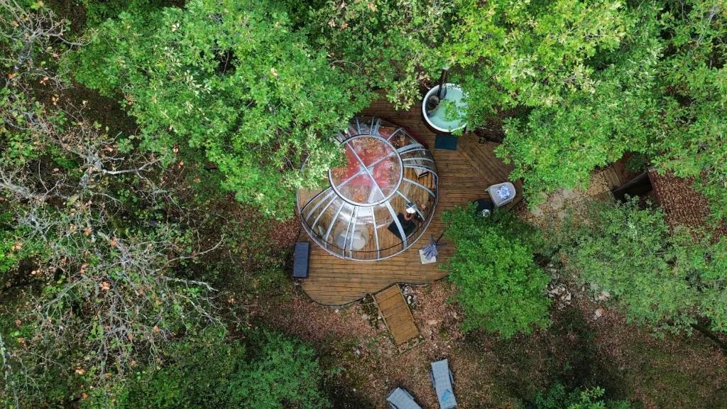 A la bulle étoile 82 avec spa ou jacuzzi, Saint-Antonin-Noble-Val, Tarn-et-Garonne