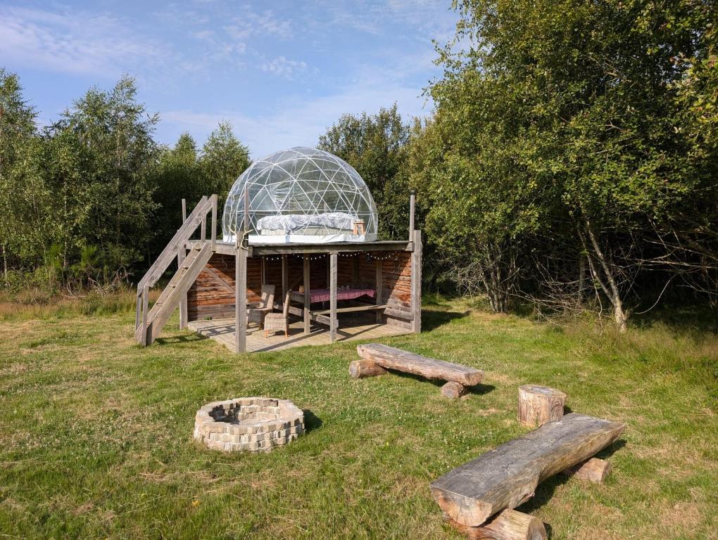 Bulle sur pilotis élevage Girbal dans le Cher avec terrasse
