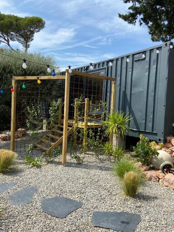 La Suite Conteneur, gîte insolite avec spa ou jacuzzi en Provence-Alpes-Côte d’Azur