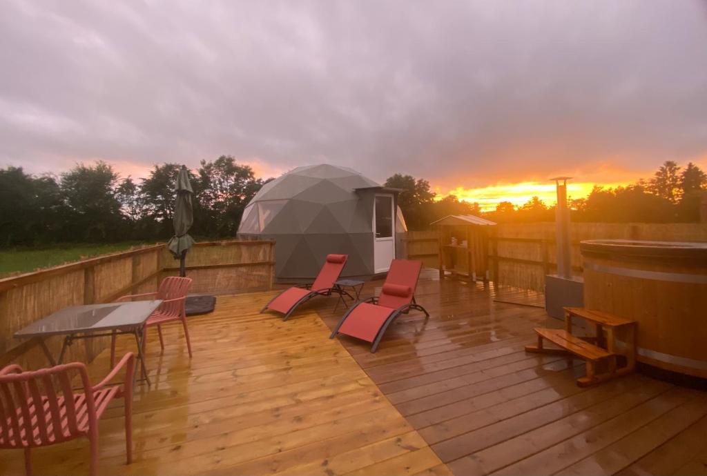 Dôme le dôme avec bain nordique dans le Nord avec terrasse