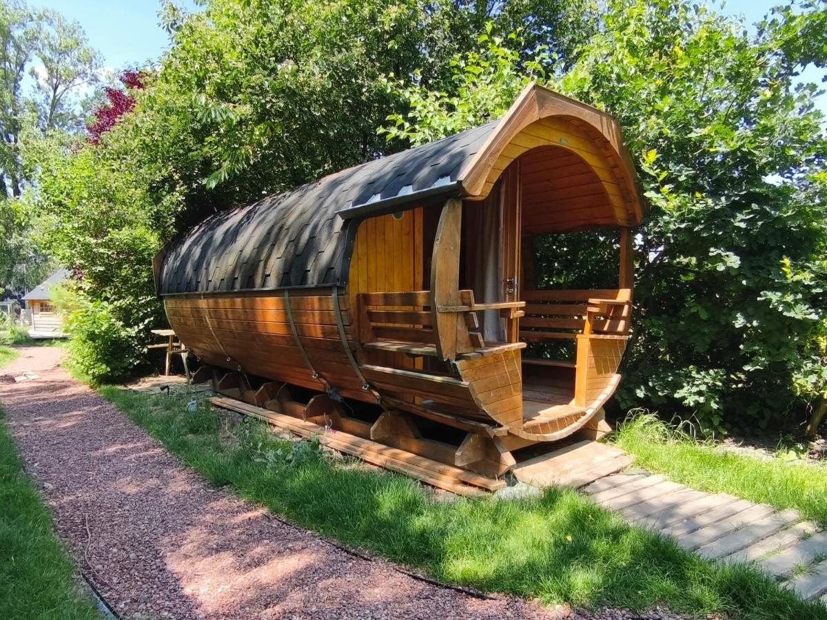 Tonneau insolite Bacchus avec spa et sauna en Moselle