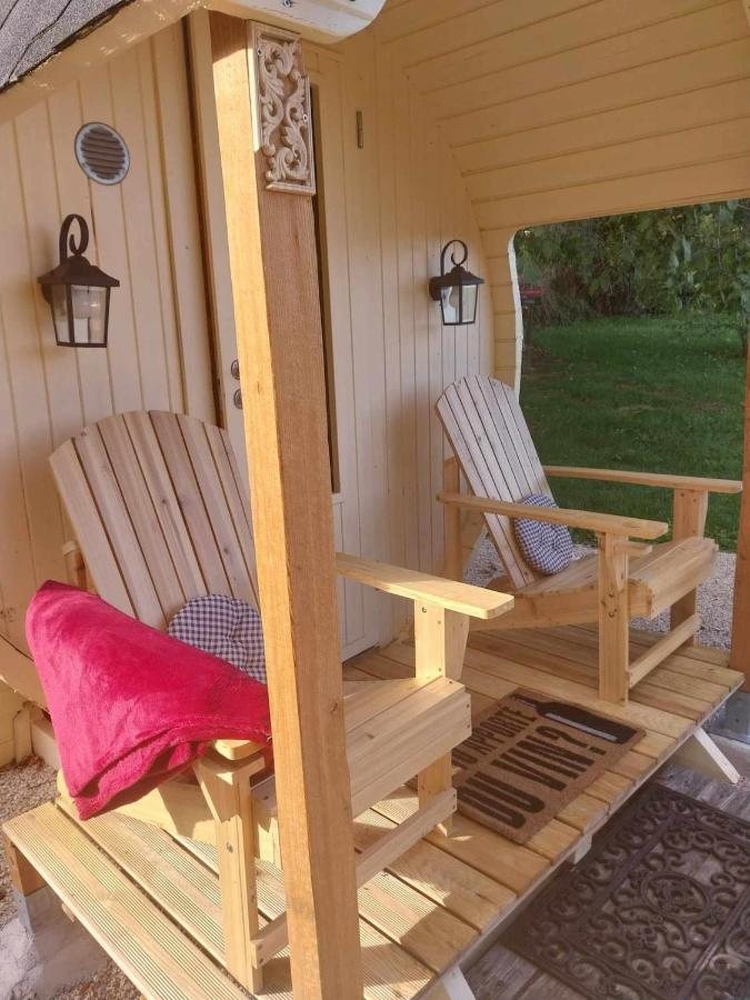 Tonneau Vacances Insolites avec spa et sauna saisonnier dans le Jura