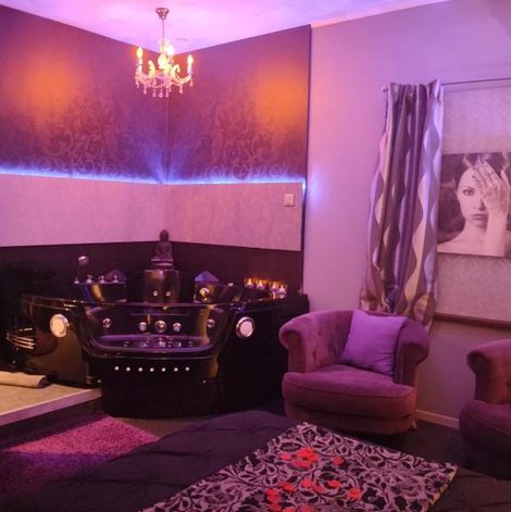 Loveroom Appartement tout confort avec balnéo et lit king dans l’Hérault