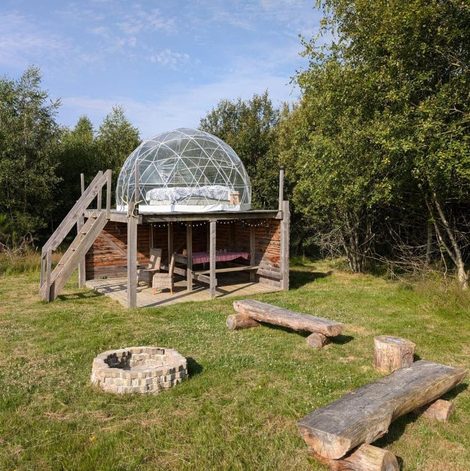 Bulle sur pilotis élevage Girbal dans le Cher avec terrasse