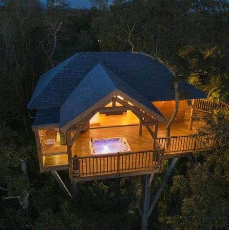 Cabane dans les arbres Cabane de Prestige avec Jacuzzi et Sauna privatifs dans l’Aude