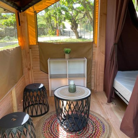 Tente Camping Beaussement Baroudeur en Ardèche avec terrasse