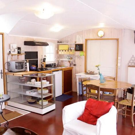 Bateau Charmante Péniche - Séjour atypique Nantes en Loire-Atlantique avec terrasse