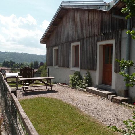 Séjour à la ferme Equi'val dans les Vosges avec terrasse
