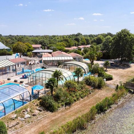 Tente Glamping Vendée en Vendée avec spa privatif