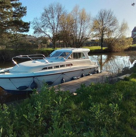 Bateau Horizon Vilaine, bateau à quai en Ille-et-Vilaine avec spa privatif