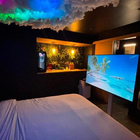 Loveroom L'écrin Secret Suite & NETFLIX Aubagne-Cassis-Marseille dans les Bouches-du-Rhône