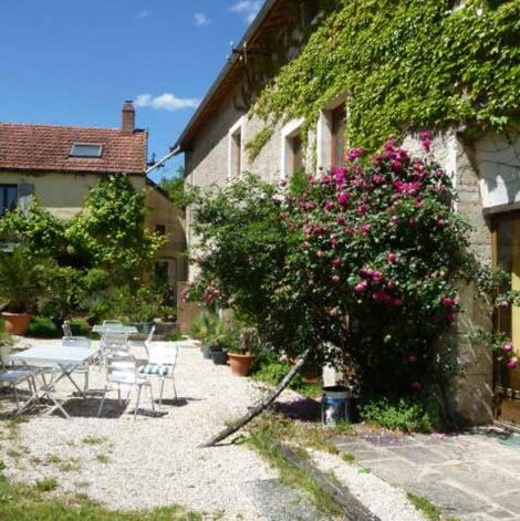 Gîte insolite La Grange en Côte-d’Or avec terrasse