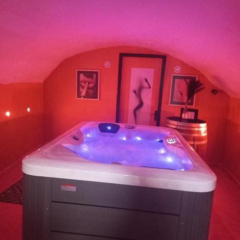 Loveroom La Taverne de papy dans les Hautes-Alpes