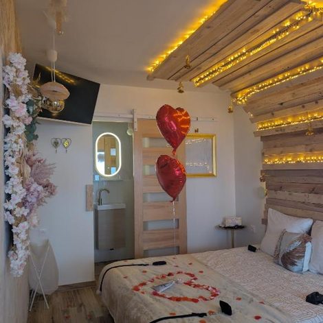 Loveroom La Whiteroom de l'Artois dans le Pas-de-Calais avec terrasse