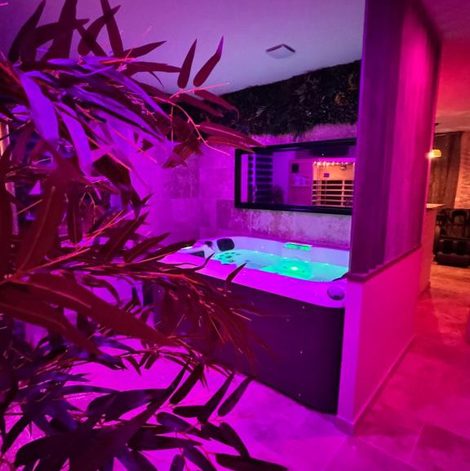 Loveroom Le boudoir suite&spa dans la Drôme avec sauna