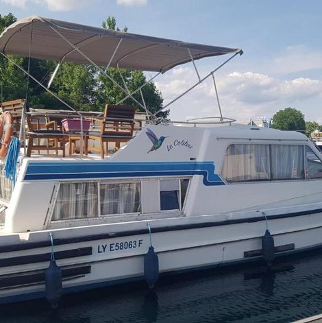 Bateau Le Colibri en Côte-d’Or avec terrasse