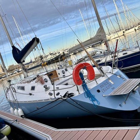 Bateau Nuitée insolite sur Awalé Céleste, voilier de 11m dans l’Hérault avec spa privatif