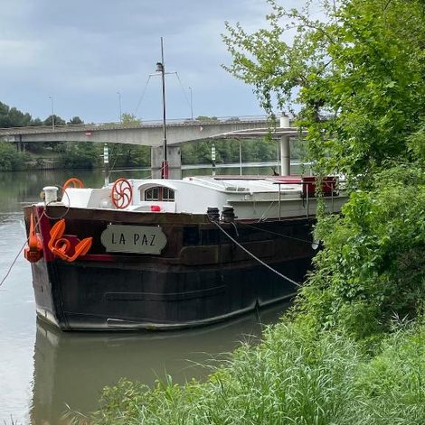 Bateau Péniche de charme, Avignon, Provence dans le Gard avec piscine