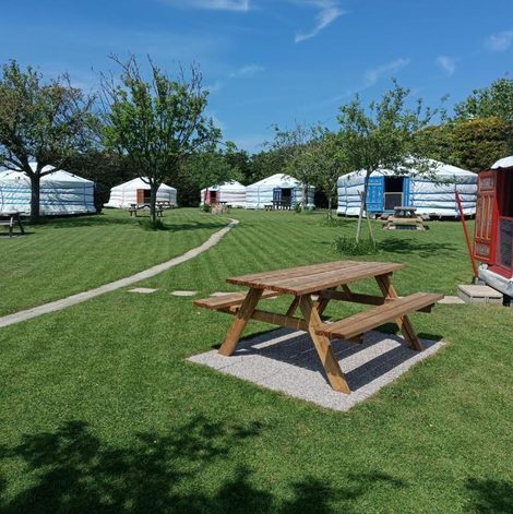 Yourte Rando-Yourte en Seine-Maritime avec terrasse