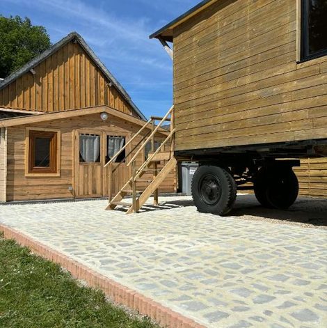 Roulotte cosy vue nature avec espace privé en Eure-et-Loir