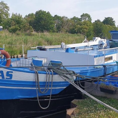 Bateau Séjour confortable sur péniche luxueuse dans le Nord avec terrasse