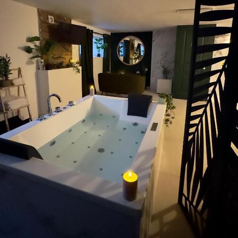 Loveroom Suite 11 dans le Nord