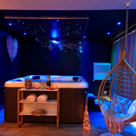 Loveroom Sweety Loft Suites romantique avec jacuzzi dans la Somme avec sauna