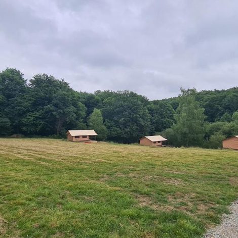 Tente lodge la perche en Corrèze avec terrasse