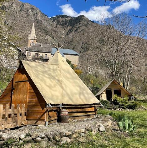 Tente pour 2 personnes en pleine nature en Isère avec terrasse