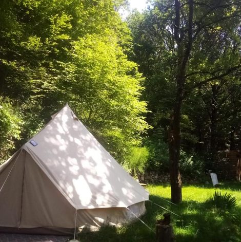 Tipi Tente Tipi en plein cœur d'une forêt en Ardèche