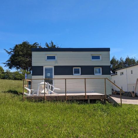 Tiny House proche de la plage sans draps dans les Côtes-d’Armor avec terrasse