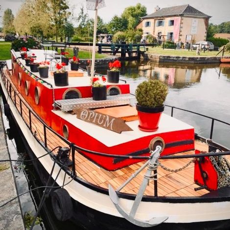 Bateau Très jolie péniche à louer en Ille-et-Vilaine avec terrasse