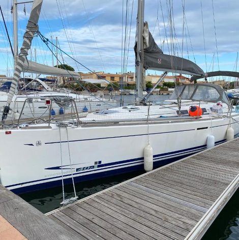 Bateau Voilier hébergement atypique & Navigation dans l’Hérault avec terrasse