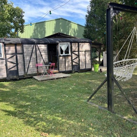 Gîte insolite Wagonlit 27 dans l’Eure avec terrasse