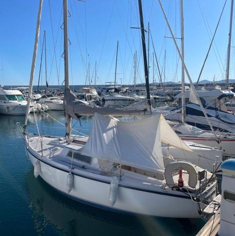 Bateau Yacht Studio Galarne dans le Var avec terrasse