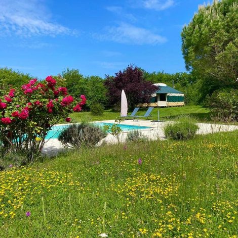 Yourte Maison Oya dans le Gers avec piscine
